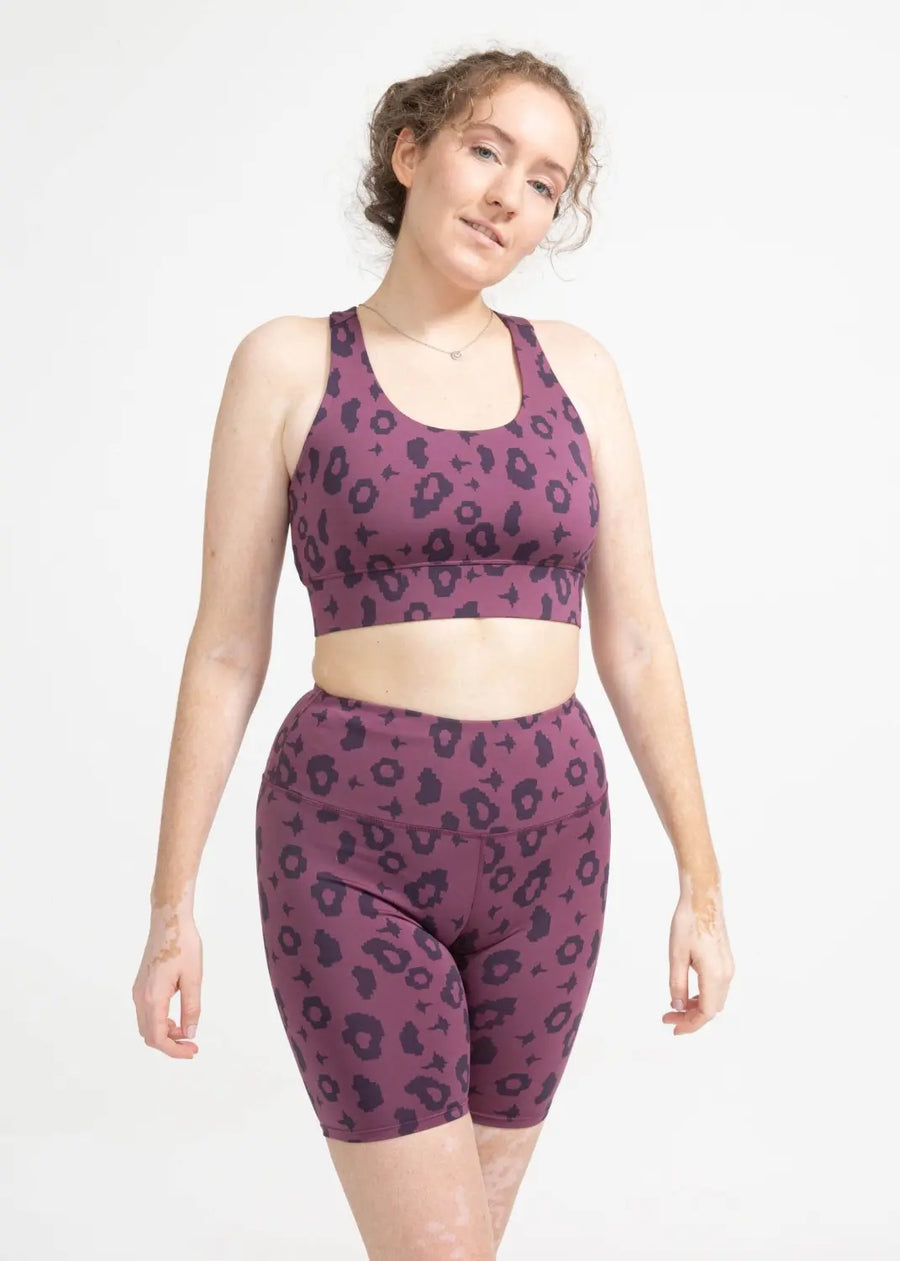 boochen eco-friendly bike shorts in lila leopard, sustainable fashion, sustainable leggings, shorts, nachhaltige shorts im lilac Leopard