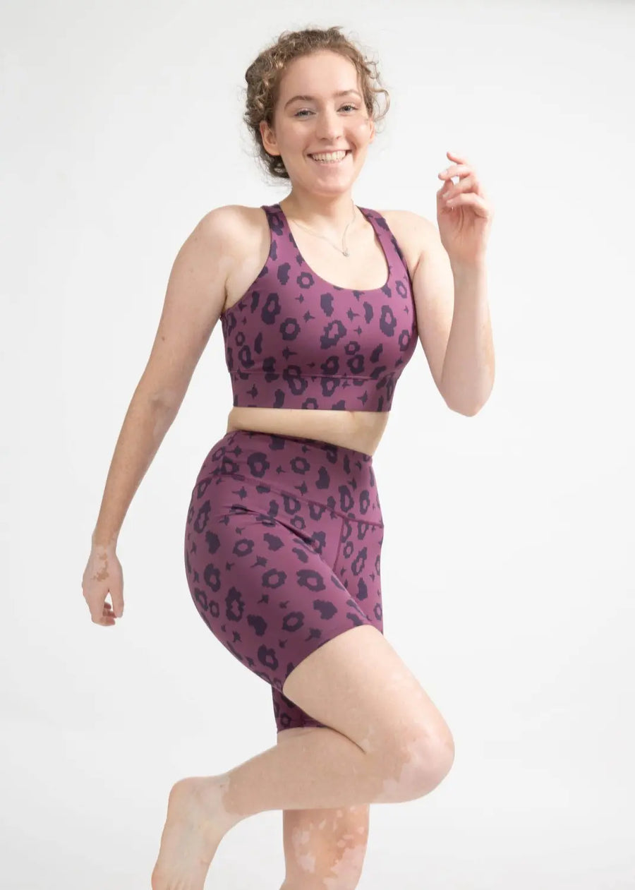 boochen eco-friendly bike shorts in lila leopard, sustainable fashion, sustainable leggings, shorts, nachhaltige shorts im lilac Leopard