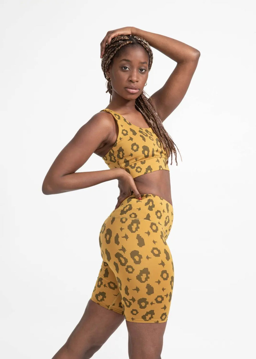 boochen eco-friendly bike shorts in yellow leopard, sustainable fashion, sustainable leggings, shorts, nachhaltige shorts im gelb Leopard