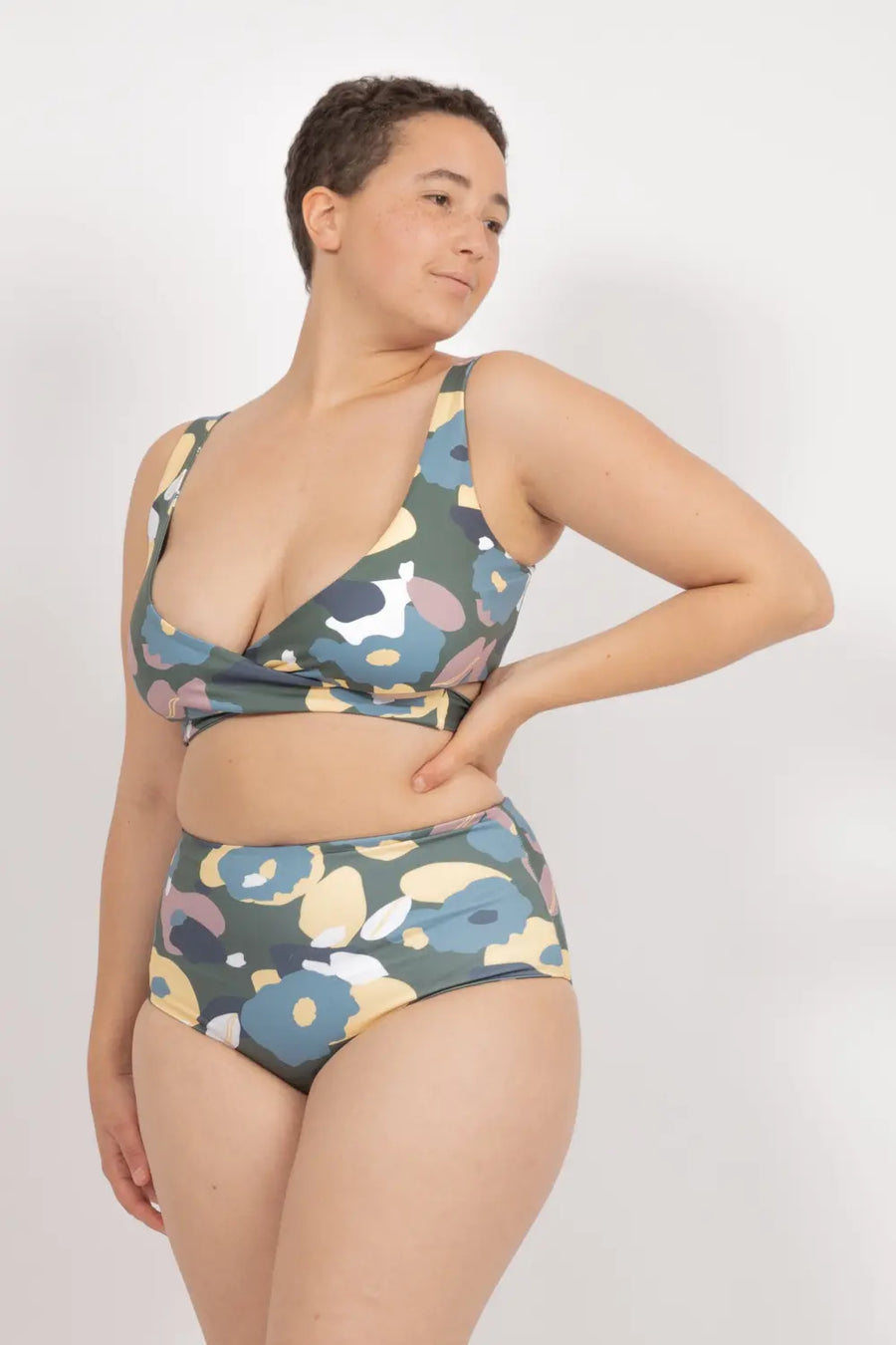 Noja Bottom in Green Wildflower / Daisy - bikini bottom