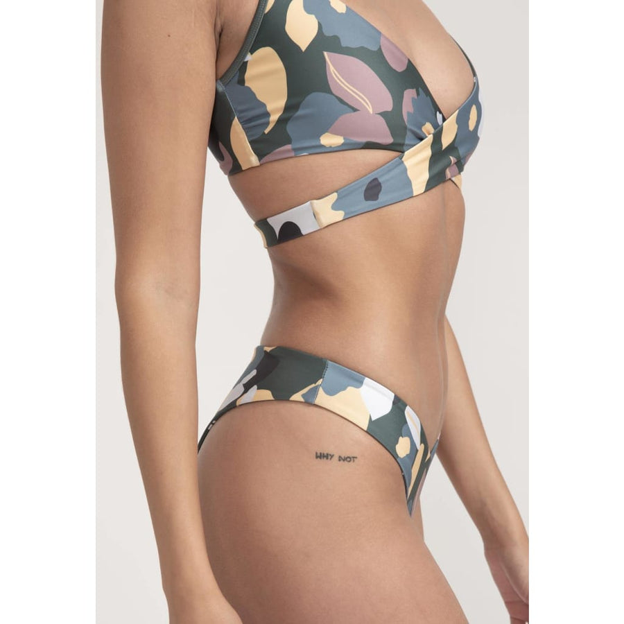boochen sustainable surf bikini Bottom Arpoador style in green flower print