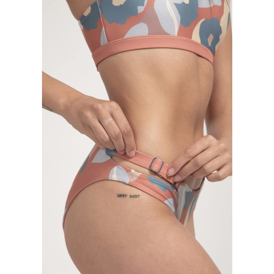 Caparica Bikini Bottom Reversible in Red Wildflower / Daisy - boochen eco-conscious surfwear