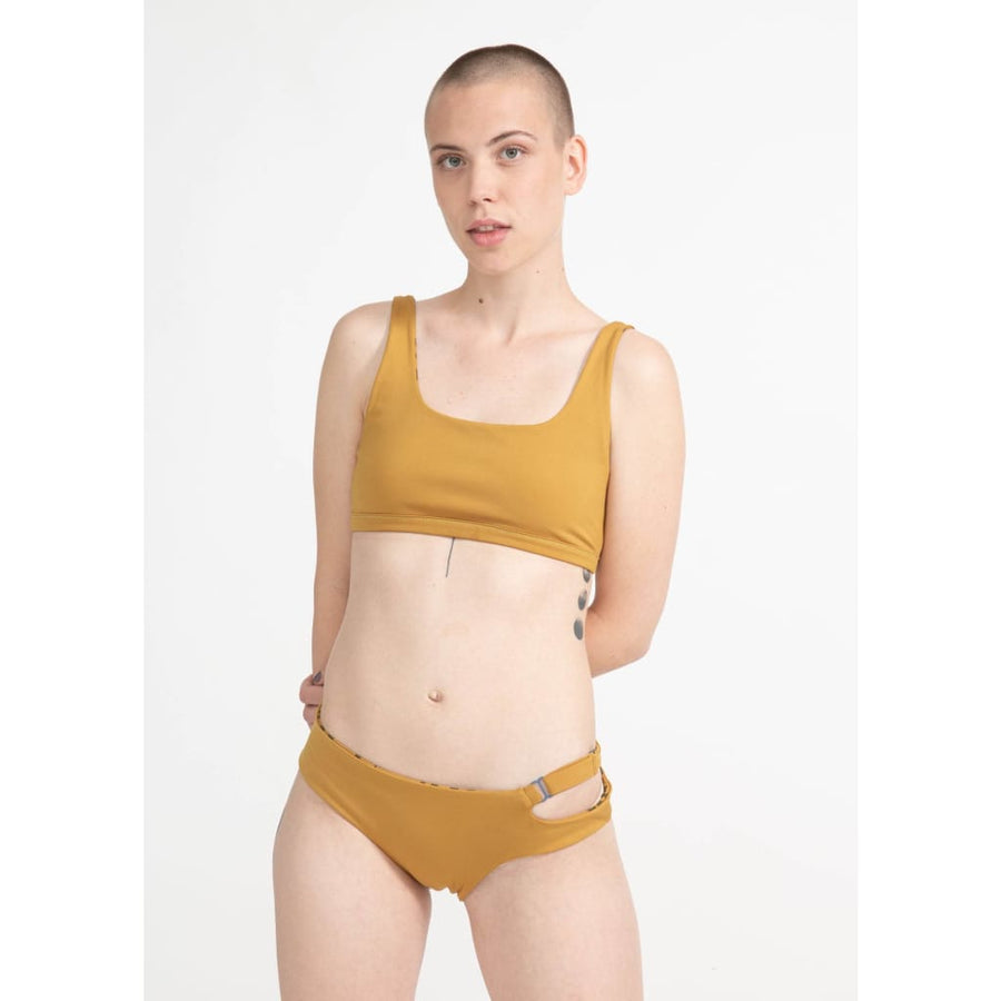 boochen sustainable bikini top caparica in yellow leopard Reversible bikini, surf bikini, eco-friendly swimwear, nachhaltige bademode, bikini oberteil